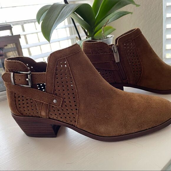 COPY - Vince Camuto Brown Suede Buckle Block Heel Boots/Booties womens 8 - Picture 9 of 9